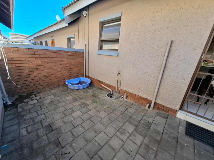 2 Bedroom Property for Sale in Heuwelsig Free State